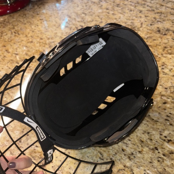 Bauer Black Hockey Helmet with Face Cage - Picture 5 of 12
